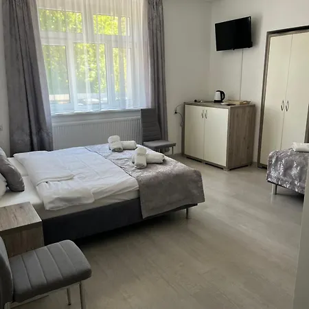 Wibor Ulica Tesknoty 5 3*