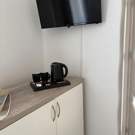 Wibor Ulica Tesknoty 5 3*